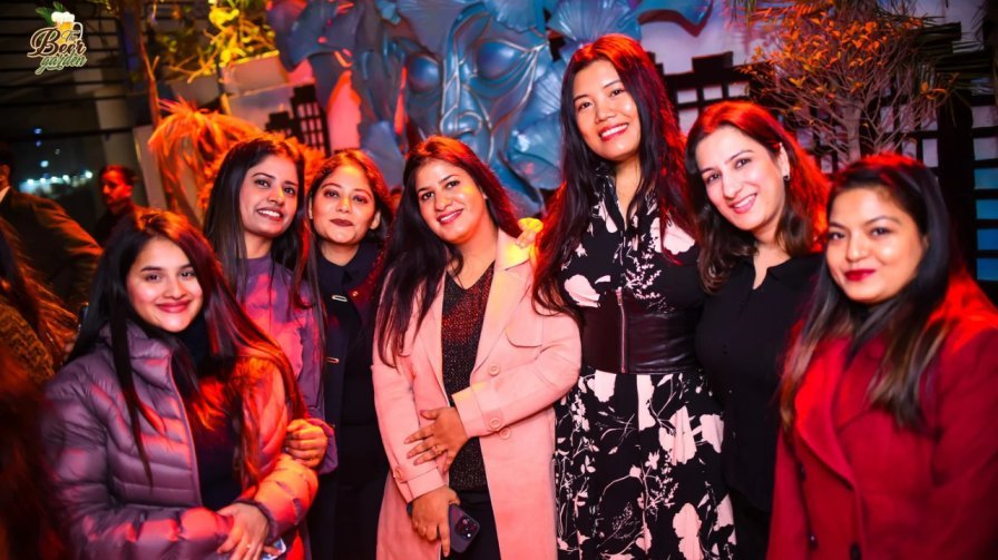 <strong>Best Ladies Night Offer with Free Drink in Noida</strong>