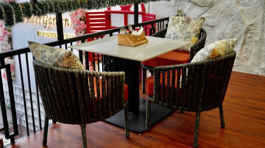 Best Ladies Night Offer with Free Drink in Noida