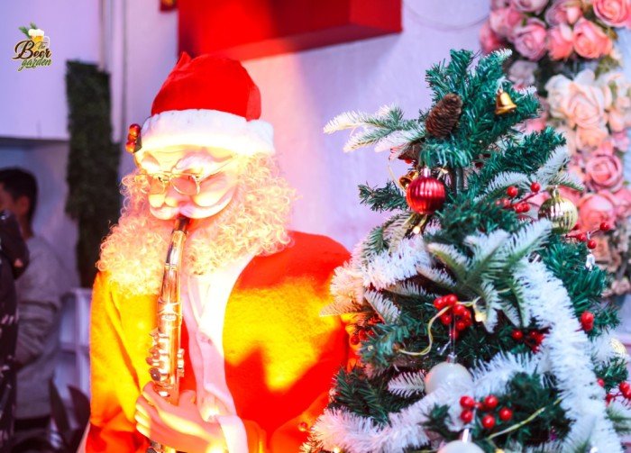 Restaurant for Christmas Party in Noida